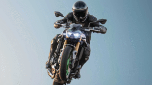 Read more about the article Z900 2025: Kawasaki’s Naked Fighter Upgraded. Z900 a power-to-weight monster.