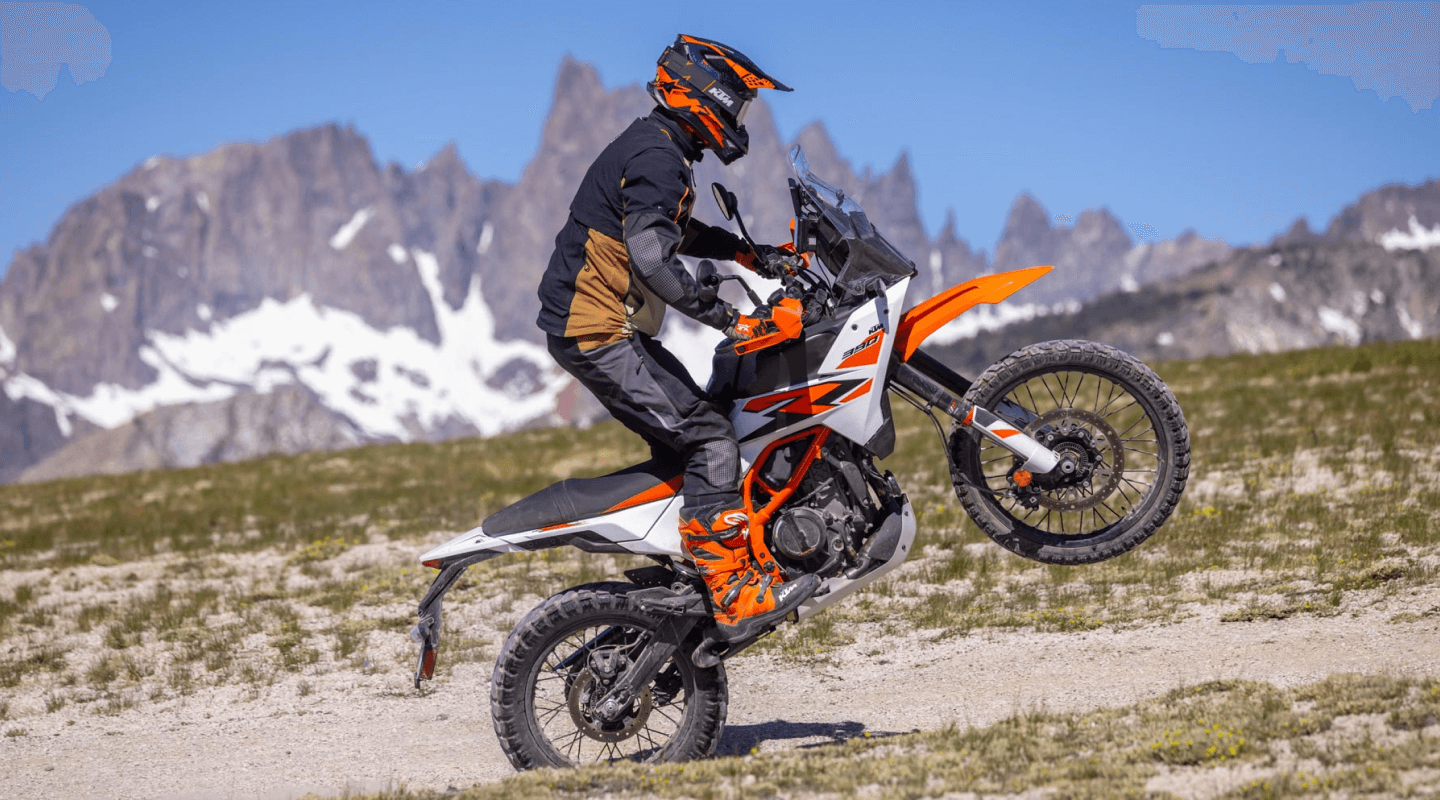 You are currently viewing Is the KTM 390 Adventure R suitable for beginners?