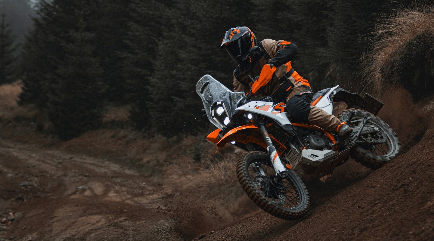 Read more about the article What is the mileage of the KTM 390 Adventure R in real-world conditions?