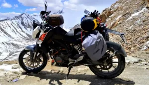 Read more about the article 10 Essential Accessories for Long-Distance Motorcycle Touring.