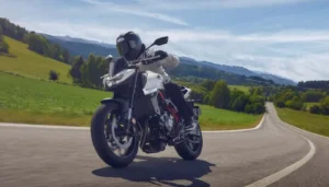 Read more about the article Honda CB750 Hornet: Why Riders Love This Middleweight Naked.