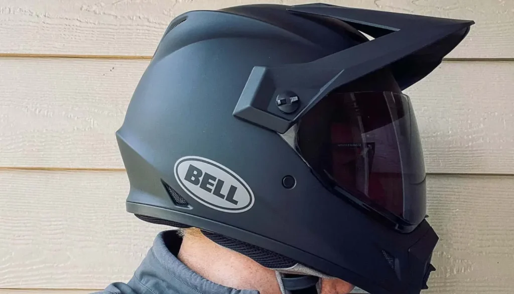 Bell MX-9 Adventure MIPS earns its place on this list by delivering one thing most helmets at this price omit entirely: MIPS rotational impact protection. 
