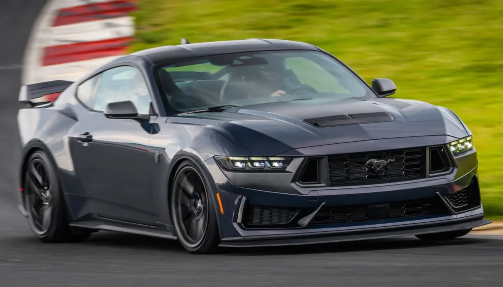 Ford Mustang Dark Horse