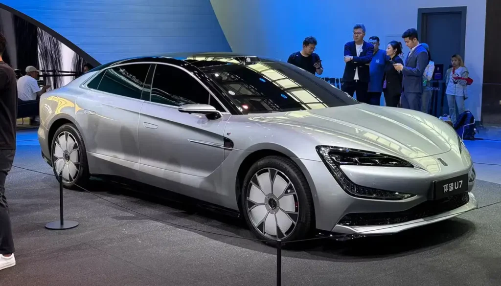 BYD Yangwang U7